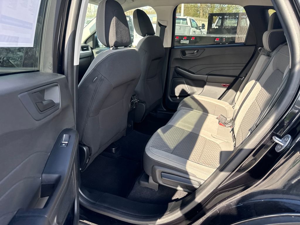 Used 2022 Ford Escape SE w/ Convenience Package FWD image 17