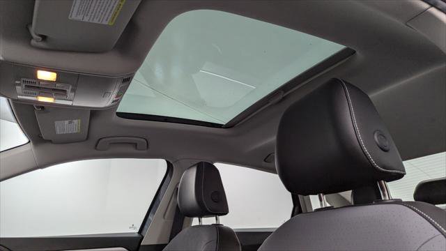 Used 2025 Volkswagen Jetta SE image 31