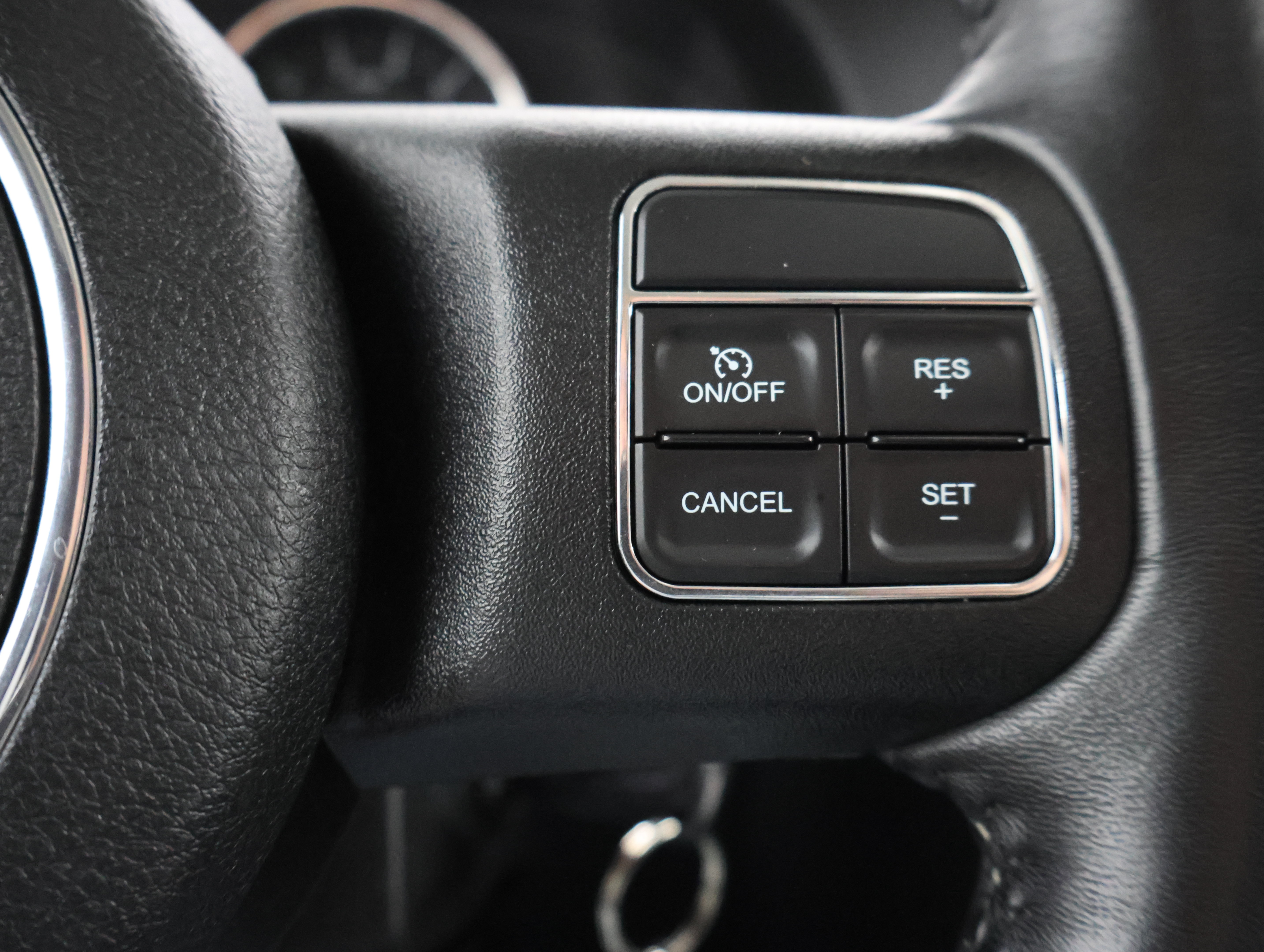 Used 2017 Jeep Wrangler Unlimited Sahara w/ Connectivity Group AWD/4WD image 14