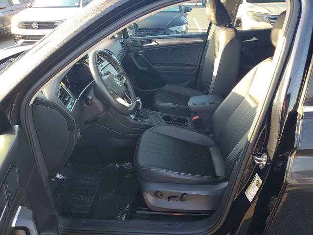 Used 2024 Volkswagen Tiguan SE image 18