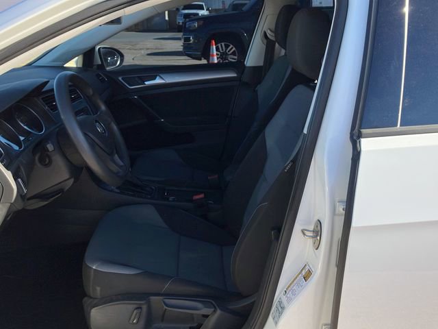 Used 2016 Volkswagen e-Golf SE w/ DC Fast Charging Package image 15