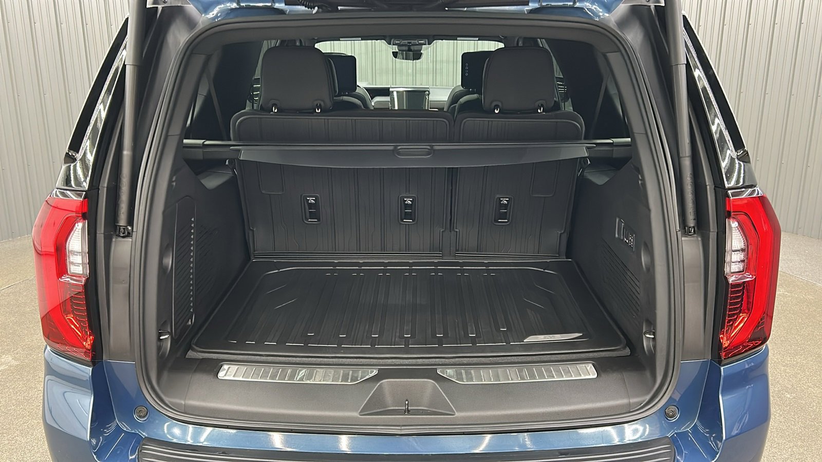Used 2025 GMC Yukon XL Denali Ultimate image 13