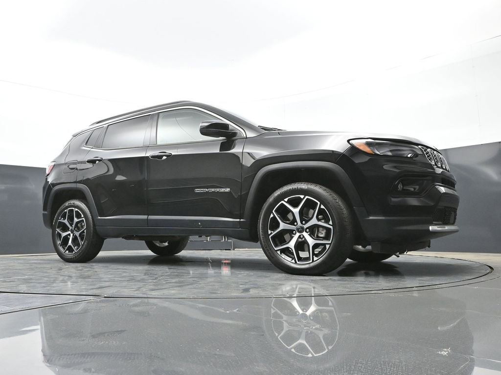 Used 2025 Jeep Compass Limited AWD/4WD image 41