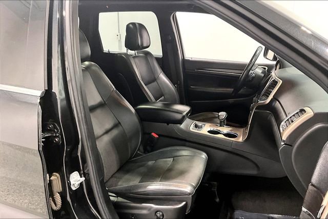Used 2014 Jeep Grand Cherokee Limited w/ Luxury Group II AWD/4WD image 31