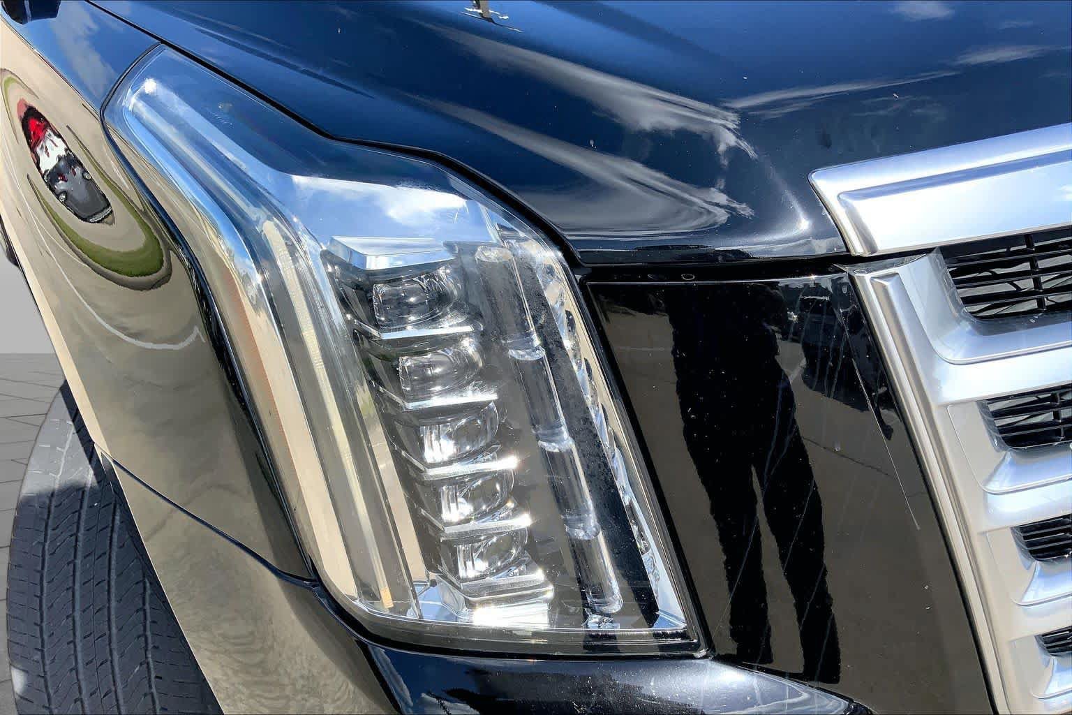 Certified 2019 Cadillac Escalade Premium Luxury RWD image 27