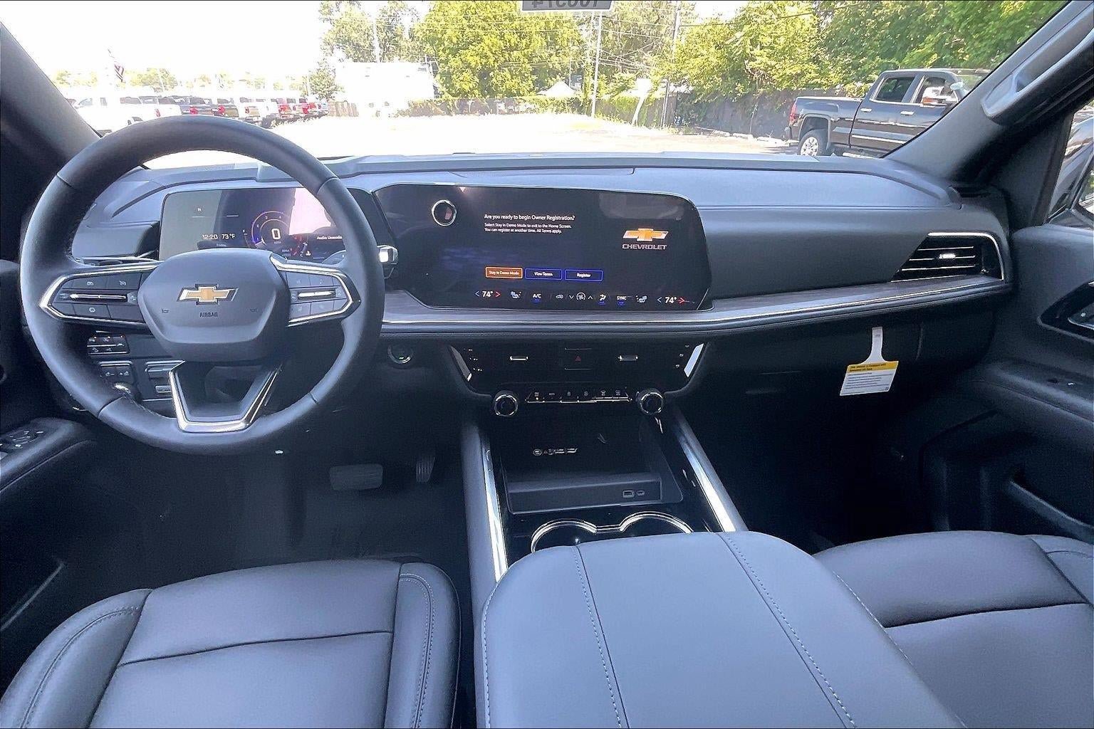 New 2026 Chevrolet Suburban LT AWD/4WD image 16