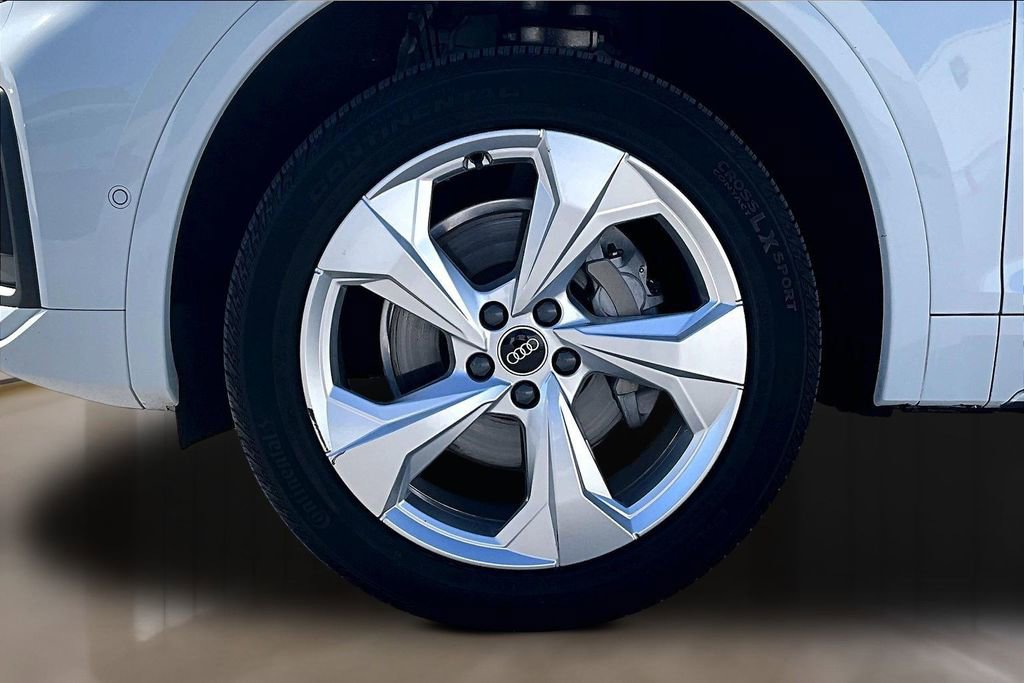 Used 2021 Audi Q5 Prestige w/ Prestige Package image 34