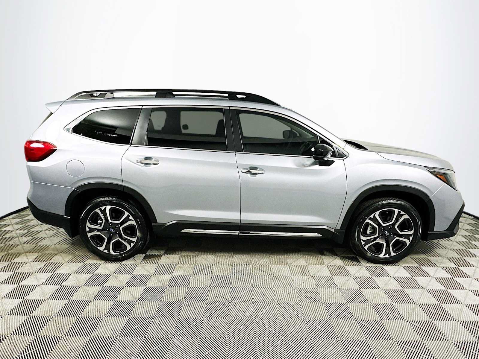 New 2026 Subaru Ascent Touring w/ Popular Package #1 AWD/4WD image 8