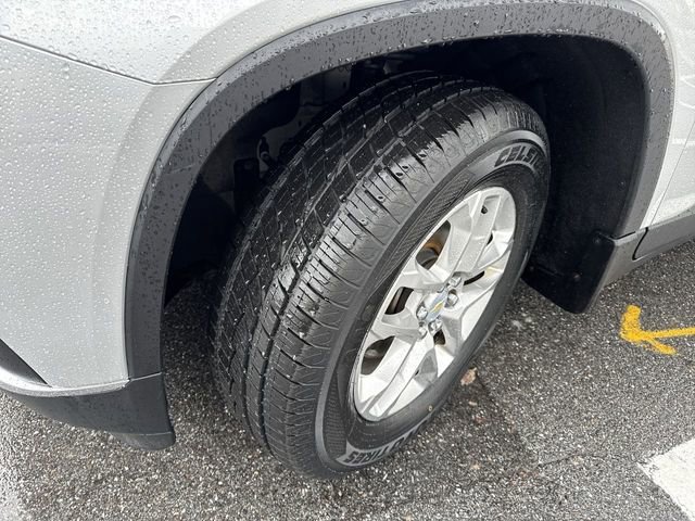 Used 2020 Chevrolet Traverse LT w/ LPO, Black Accent Package image 10