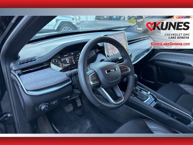 Used 2024 Jeep Compass Latitude image 16