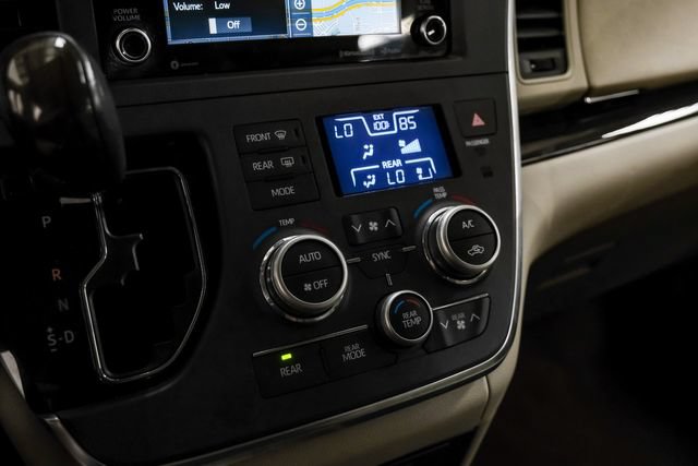 Used 2019 Toyota Sienna XLE Premium FWD image 25