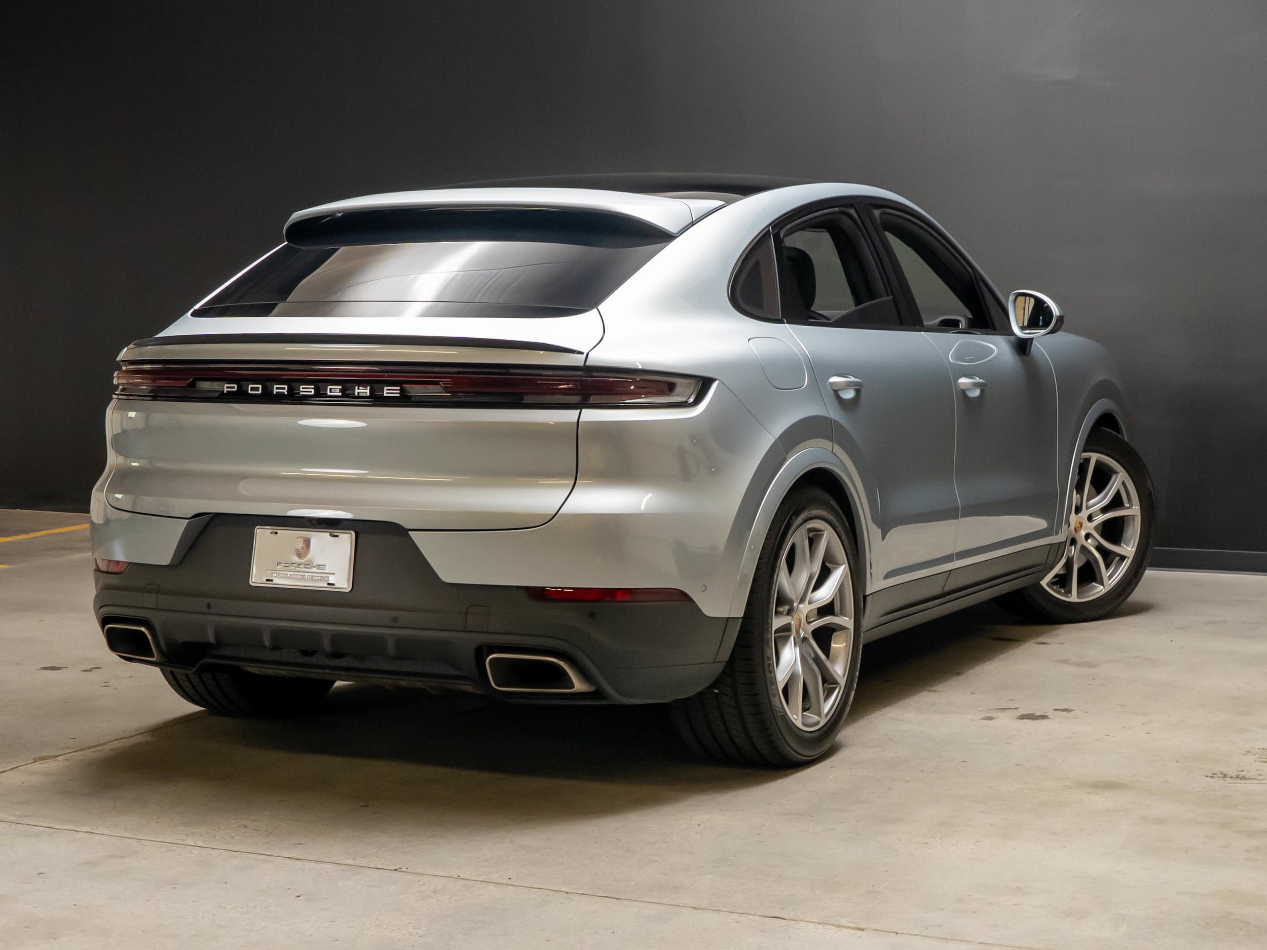 Certified 2024 Porsche Cayenne Coupe AWD/4WD image 7