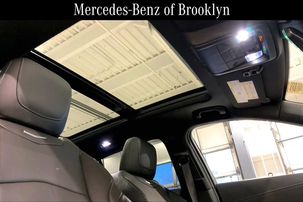 Used 2023 Cadillac XT4 Luxury w/ Cold Weather Package image 14