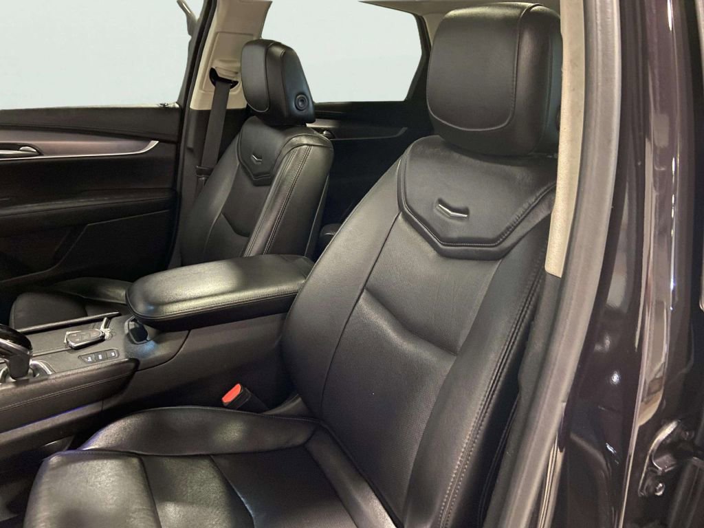 Used 2018 Cadillac XT5 Luxury image 15