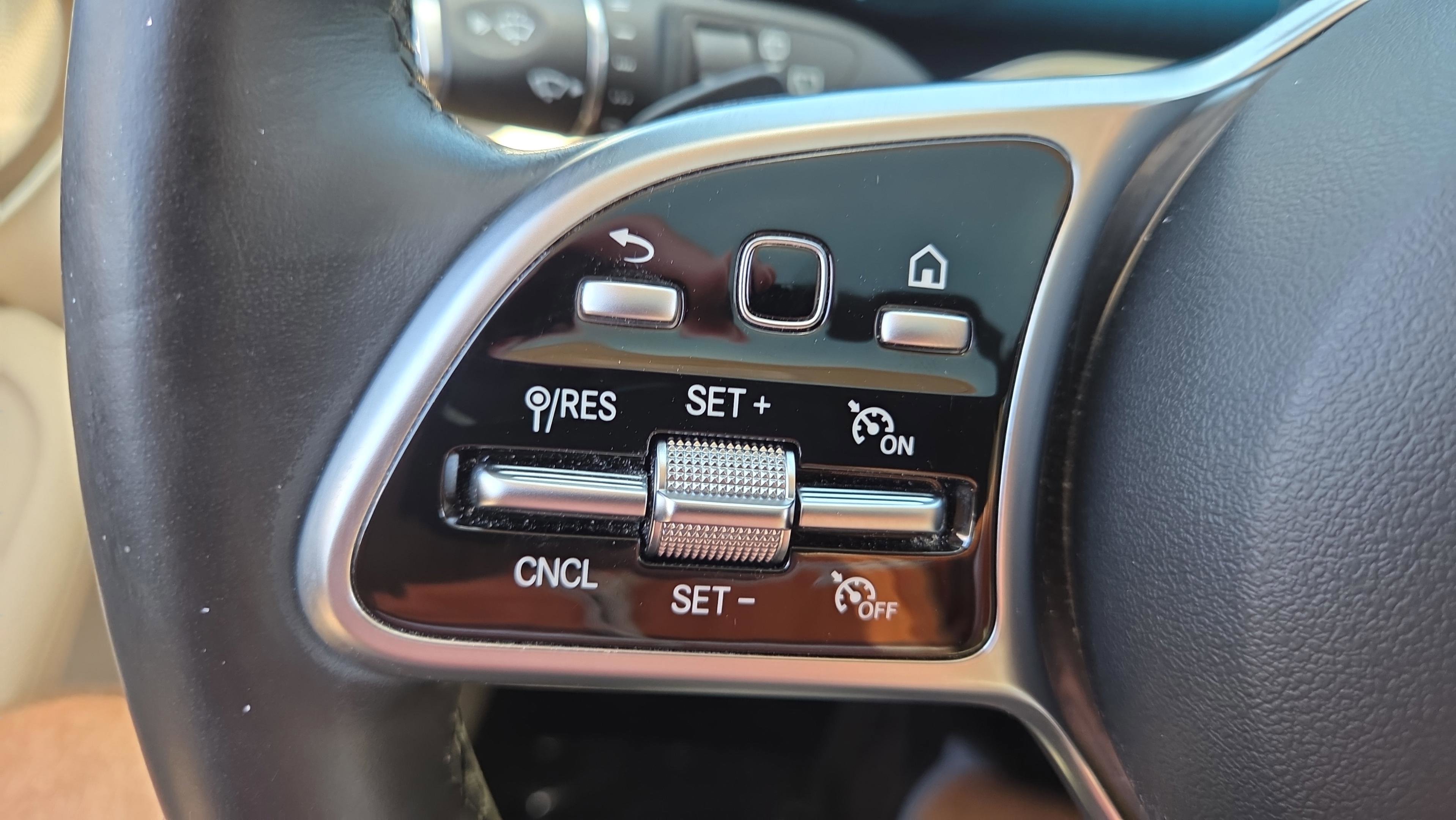 Used 2020 Mercedes-Benz GLC 300 4MATIC image 21