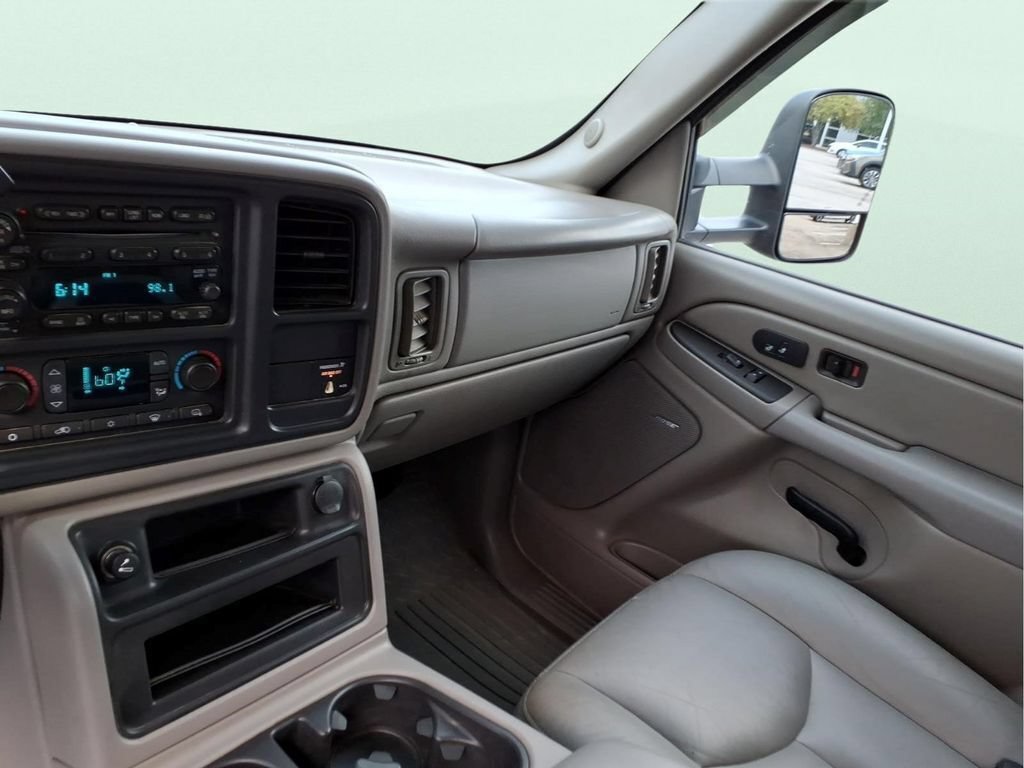 Used 2007 GMC Sierra 3500 SLT w/ Heavy-Duty Power Package AWD/4WD image 16