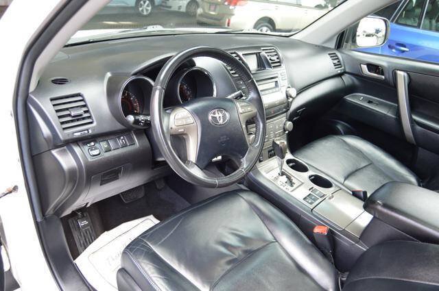 Used 2010 Toyota Highlander SE AWD/4WD image 15