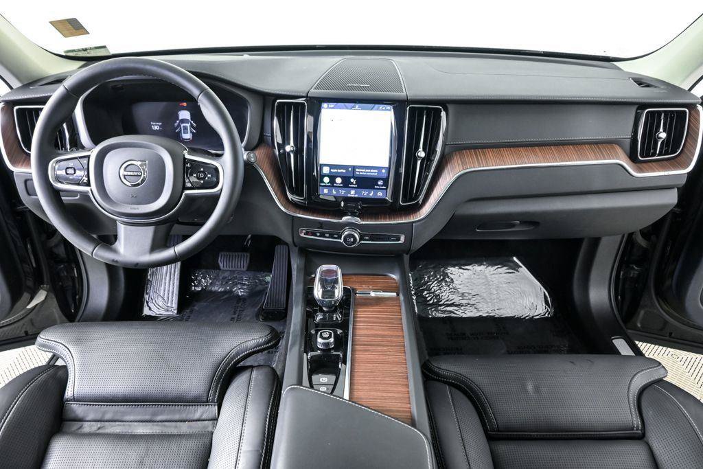 Certified 2023 Volvo XC60 B5 Ultimate AWD/4WD image 19