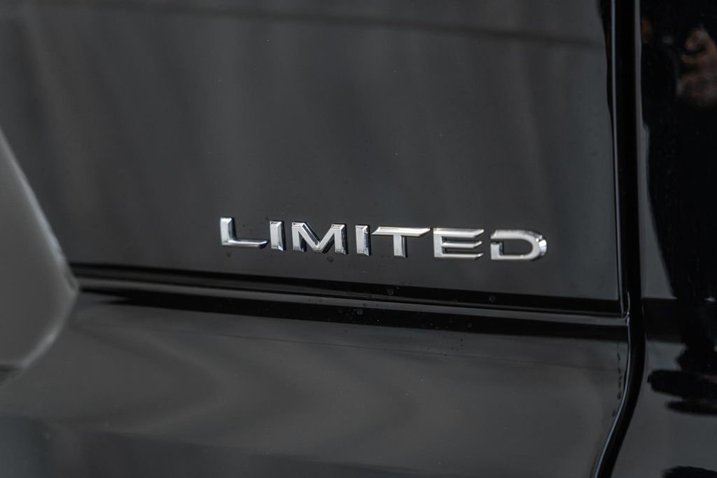 New 2025 Toyota Crown Signia image 8