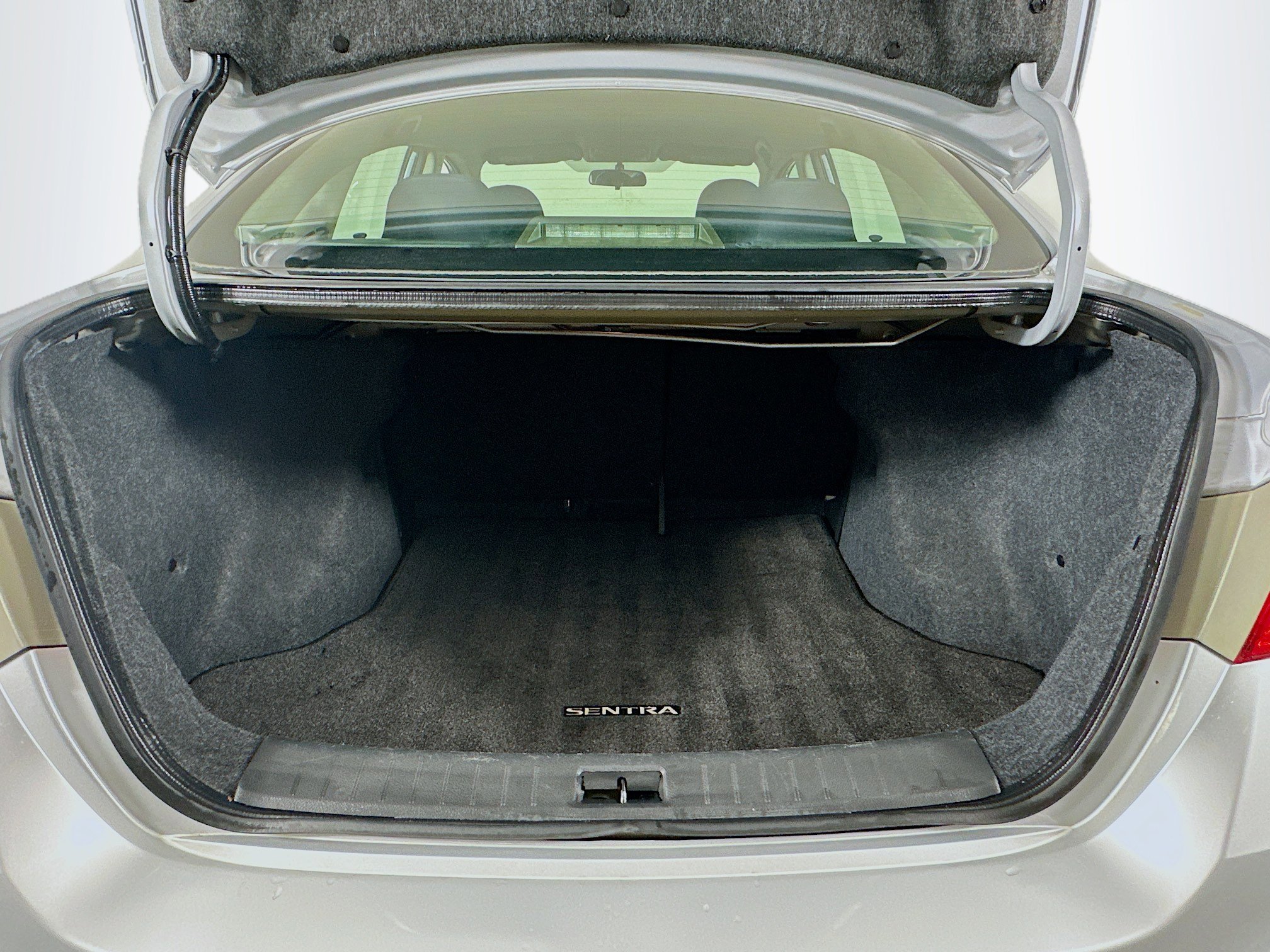 Used 2018 Nissan Sentra SV image 27