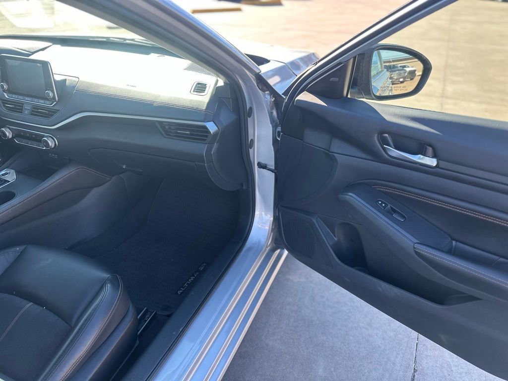 Used 2022 Nissan Altima 2.5 SR image 9