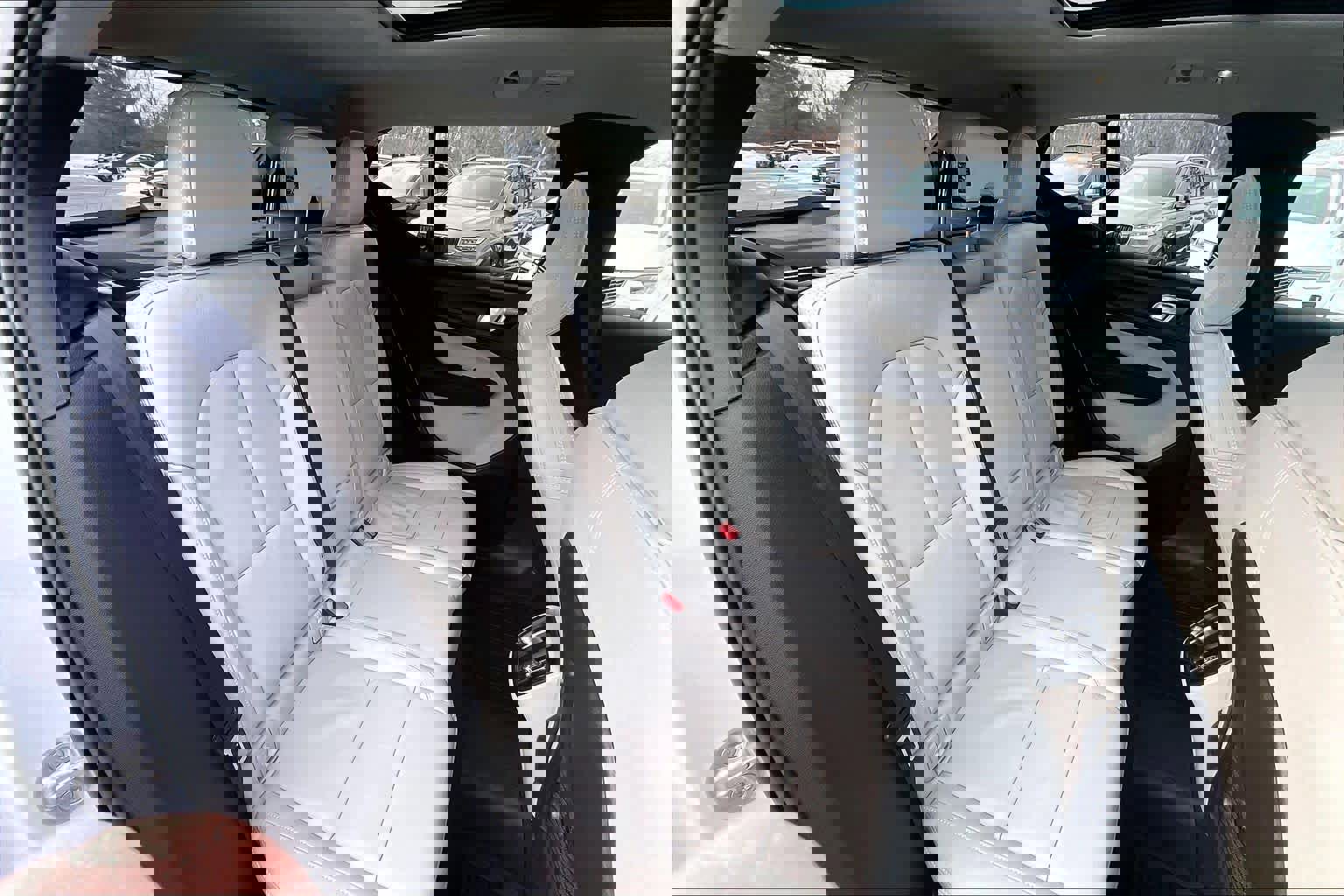 Certified 2023 Volvo XC40 B5 Plus w/ Climate Package image 19