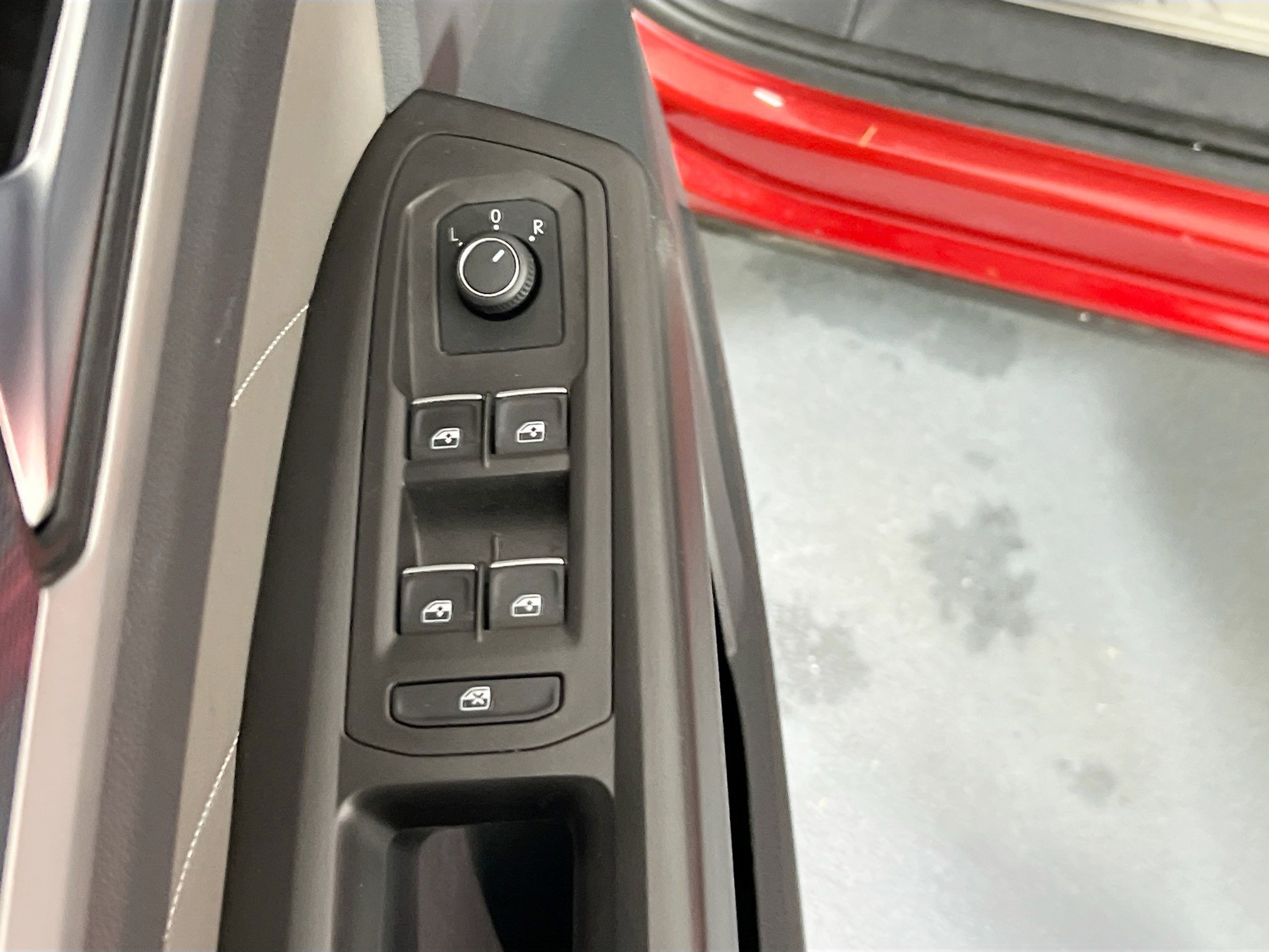 Used 2022 Volkswagen Atlas Cross Sport SEL R-Line image 18