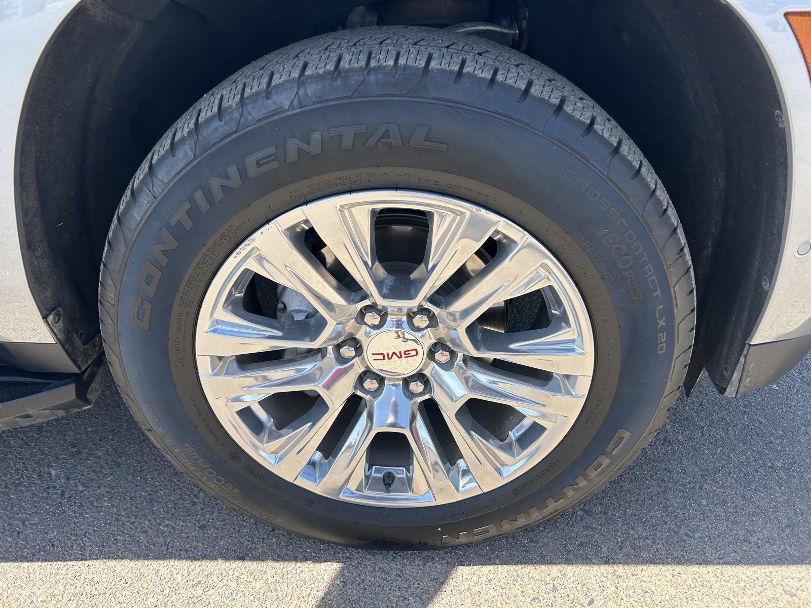 Certified 2025 GMC Yukon XL Denali AWD/4WD image 9