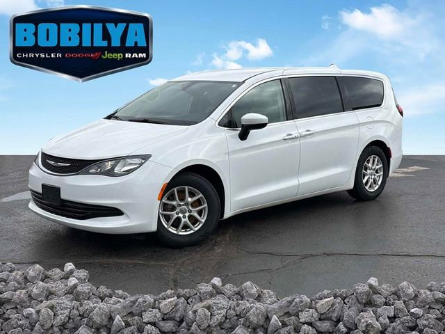 Used 2017 Chrysler Pacifica LX FWD image 1