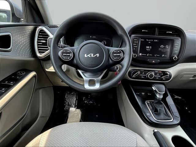 Certified 2025 Kia Soul LX w/ LX Technology Package FWD image 8