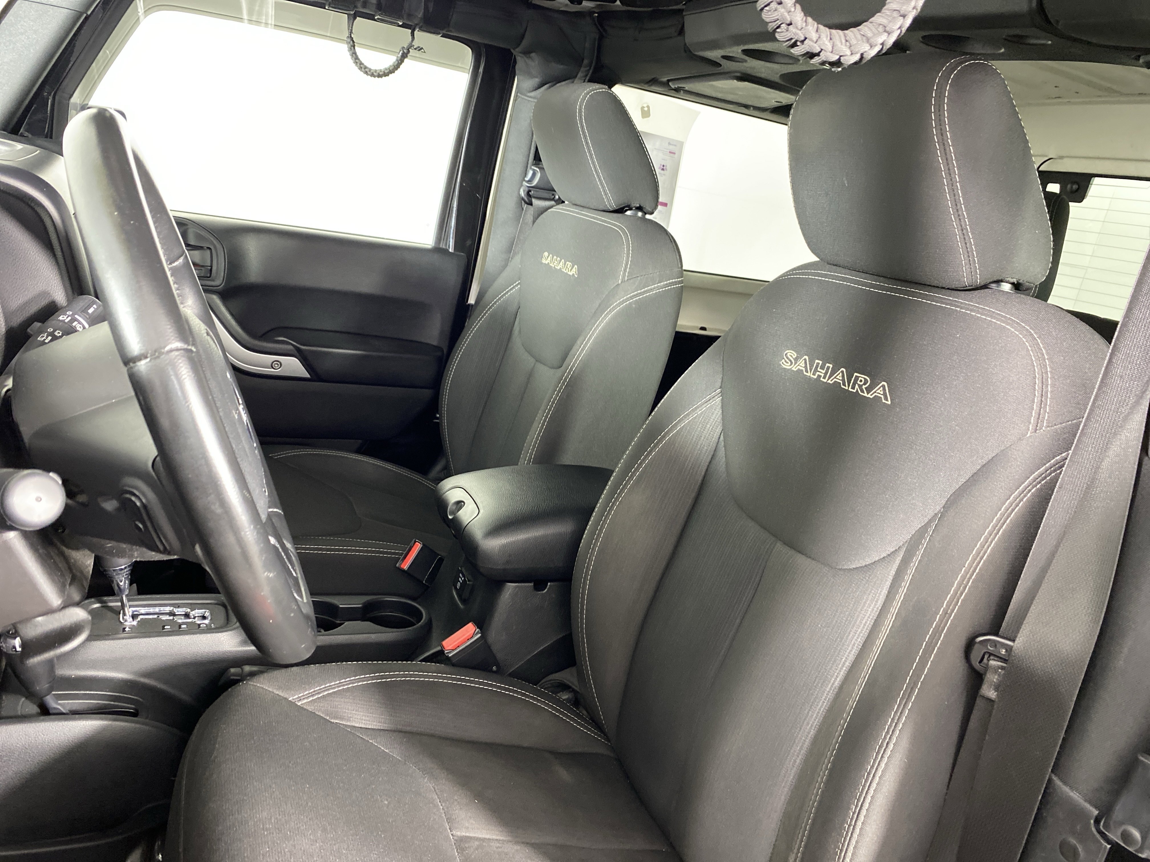Used 2016 Jeep Wrangler Sahara w/ Connectivity Group AWD/4WD image 40
