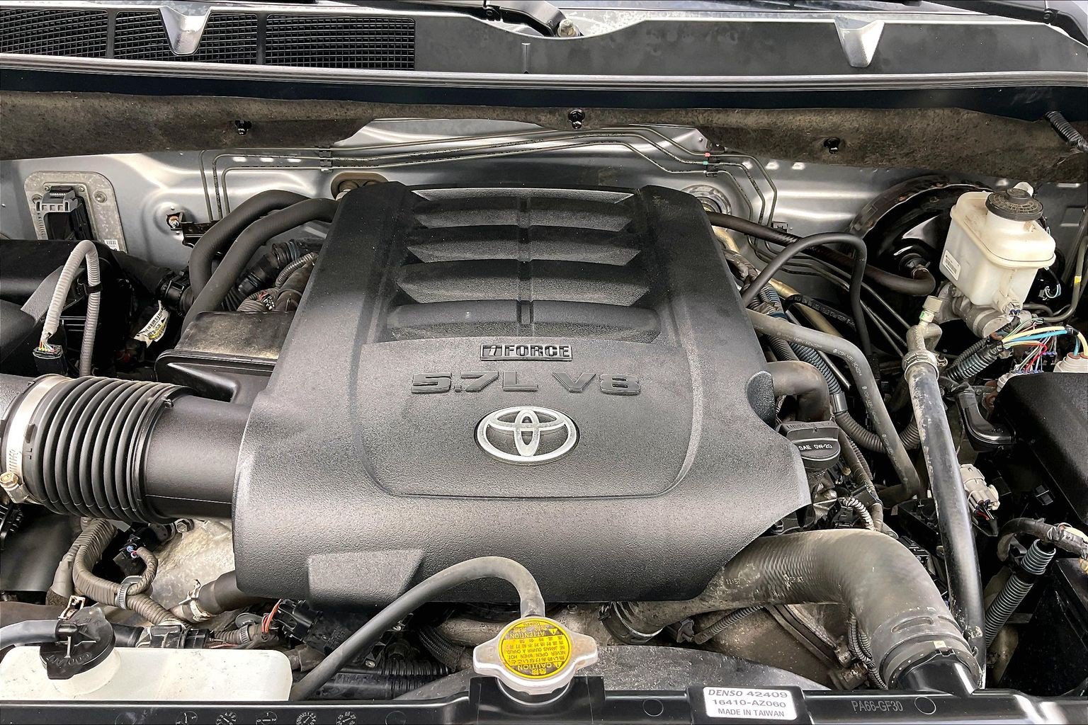 Used 2017 Toyota Tundra SR5 w/ TRD Off Road Package AWD/4WD image 13