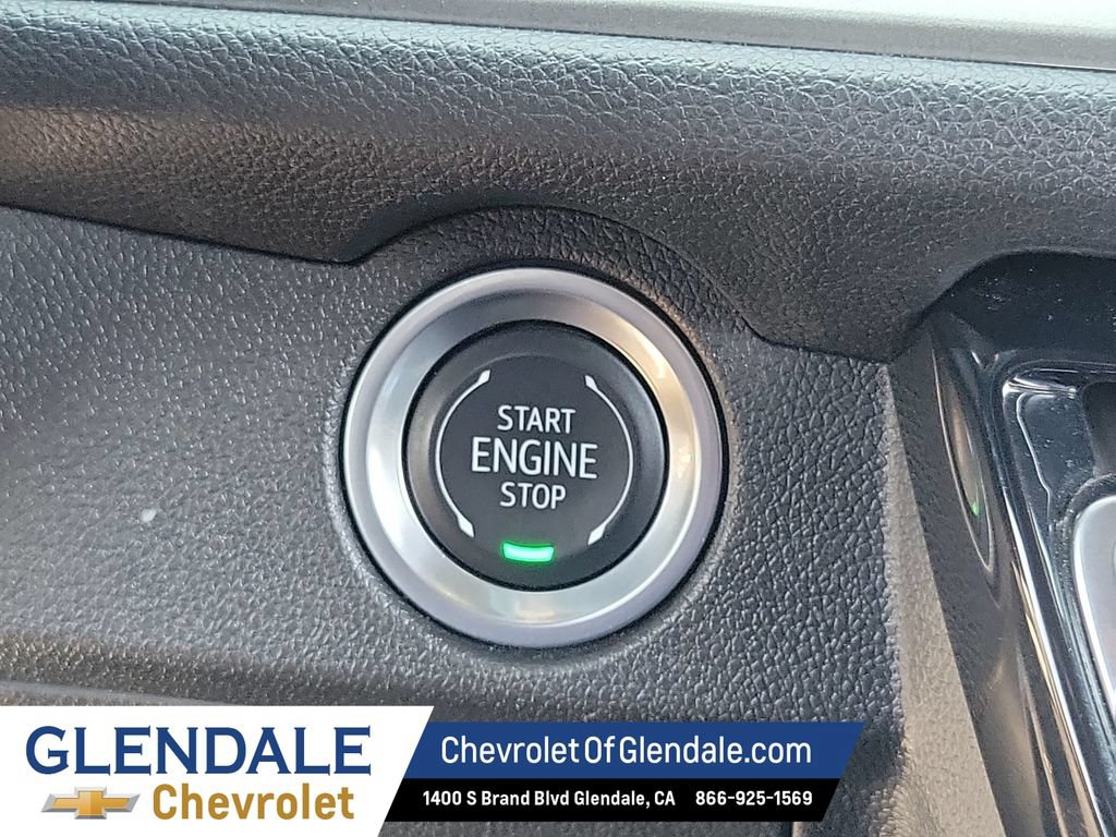 Certified 2025 Chevrolet Traverse LT FWD image 32