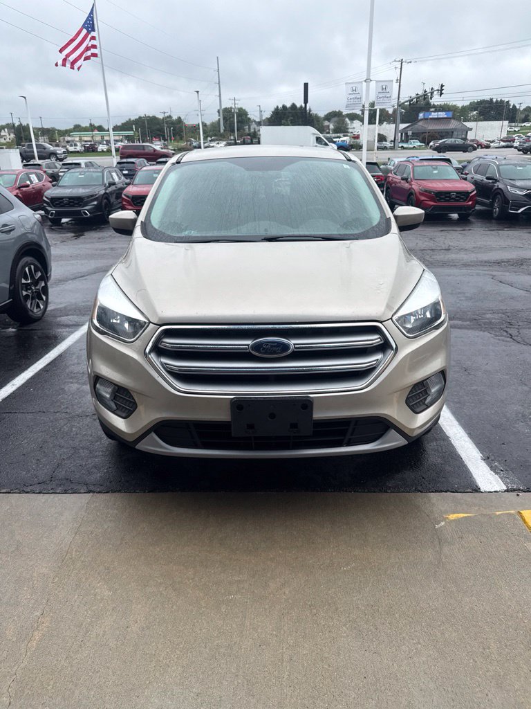 Used 2017 Ford Escape SE AWD/4WD image 3