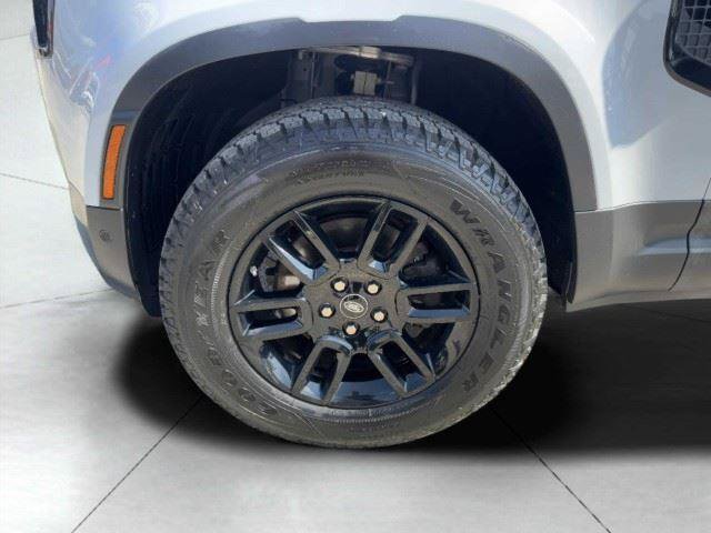 Used 2021 Land Rover Defender 90 AWD/4WD image 58