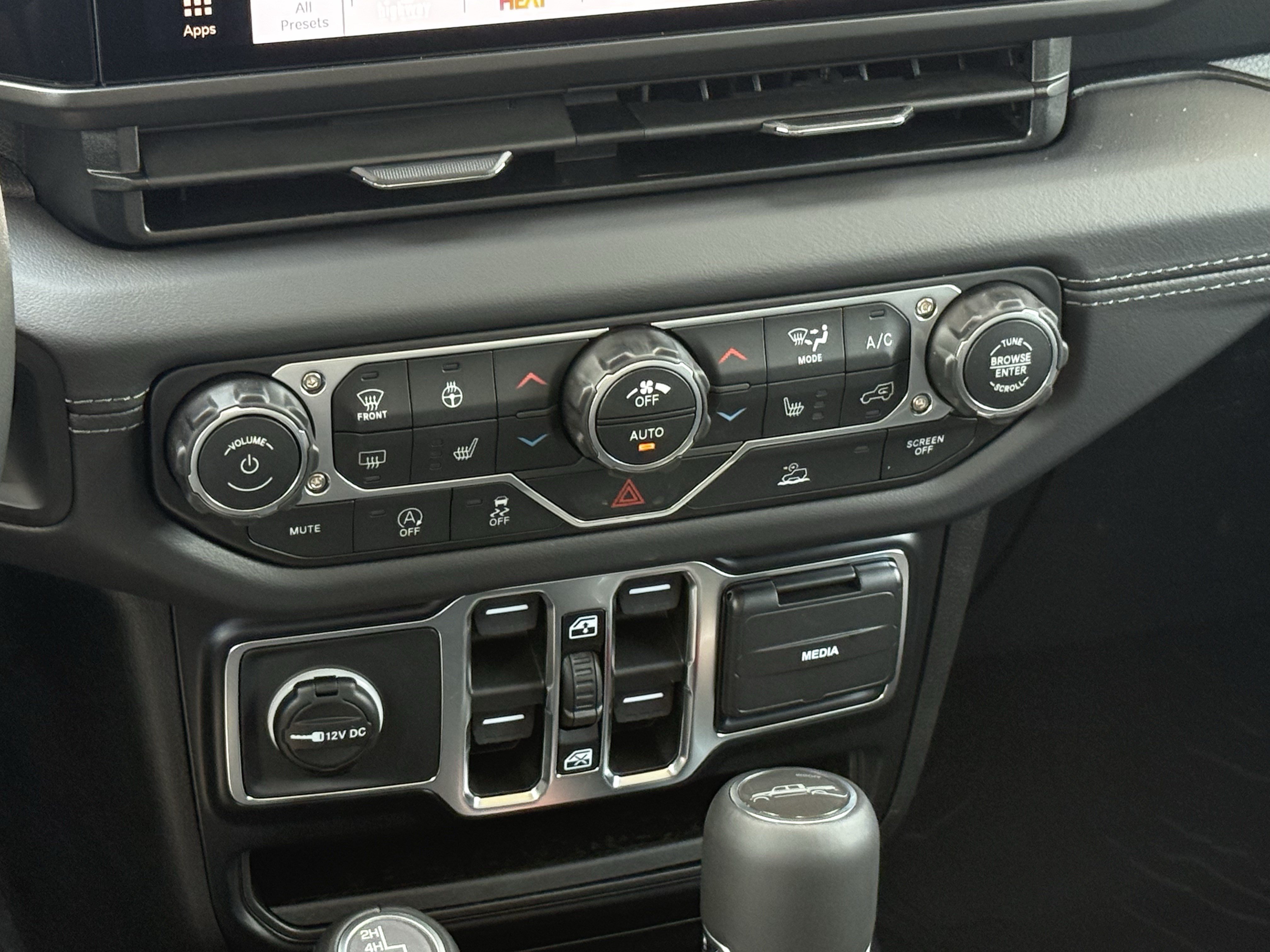 New 2026 Jeep Gladiator Mojave AWD/4WD image 10