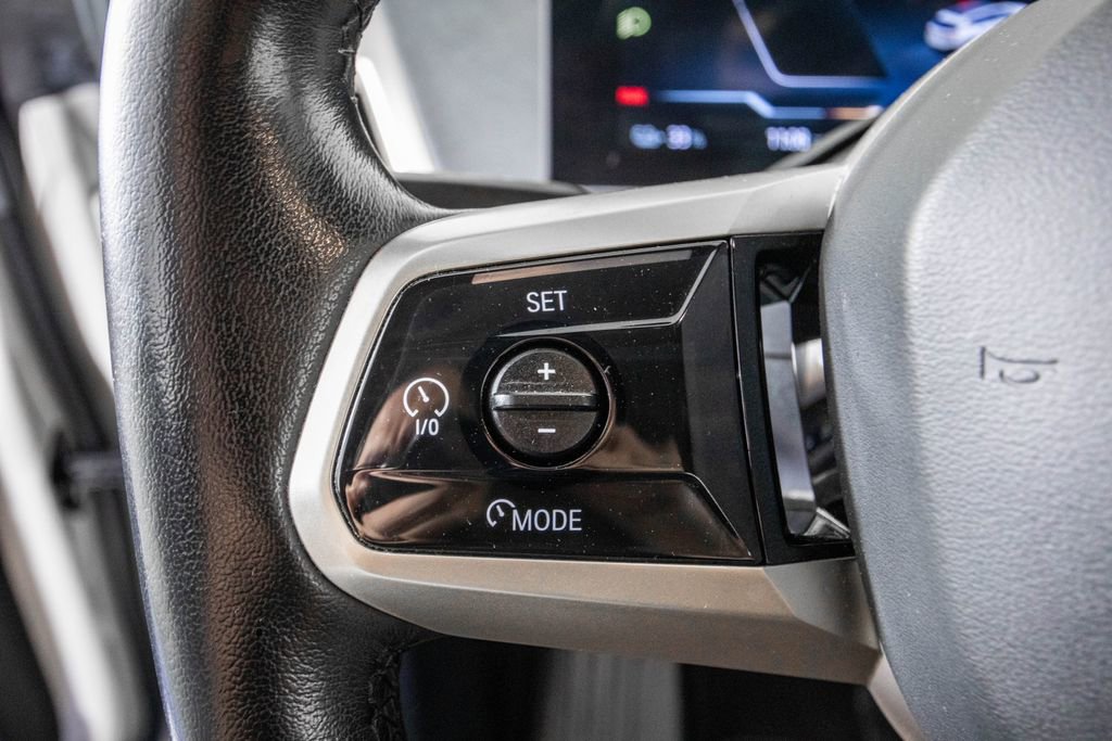 Used 2022 BMW iX xDrive50 w/ Premium Package image 19