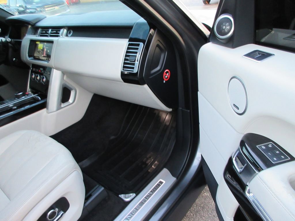 Used 2017 Land Rover Range Rover Long Wheelbase Supercharged image 18