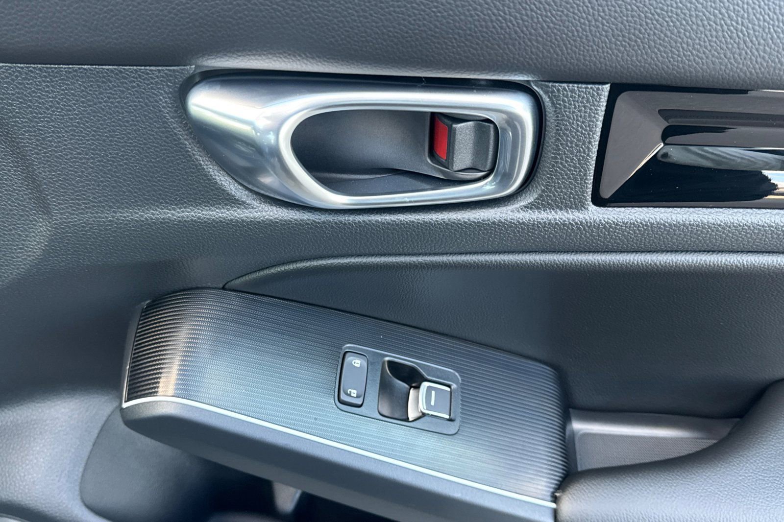 Used 2025 Honda Civic Sport image 17