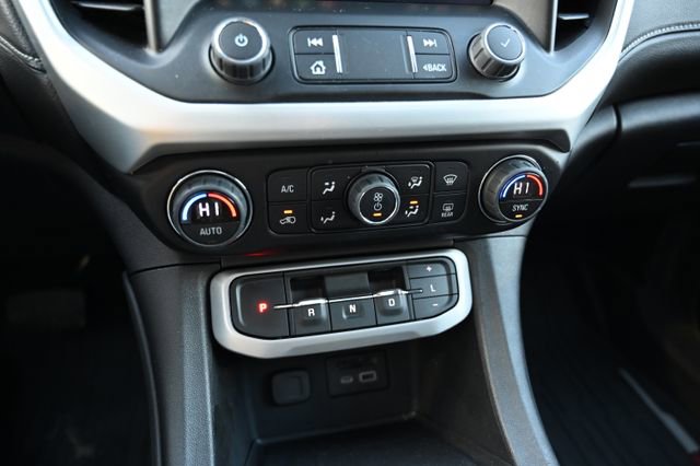 Used 2023 GMC Acadia SLT w/ Elevation Edition FWD image 18