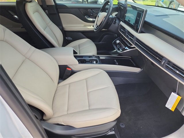 New 2026 Lincoln Corsair Premiere image 10