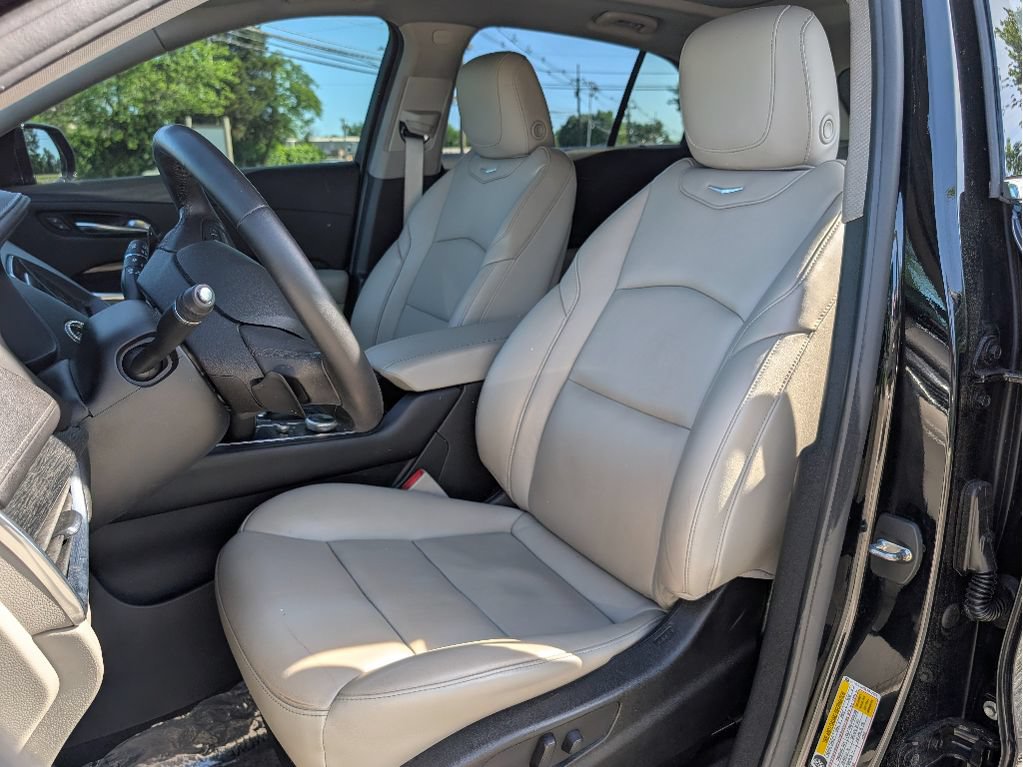 Used 2020 Cadillac XT4 Premium Luxury w/ Driver Awareness Package FWD image 14