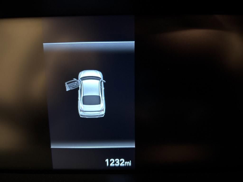 Certified 2025 Hyundai Elantra Sport image 14