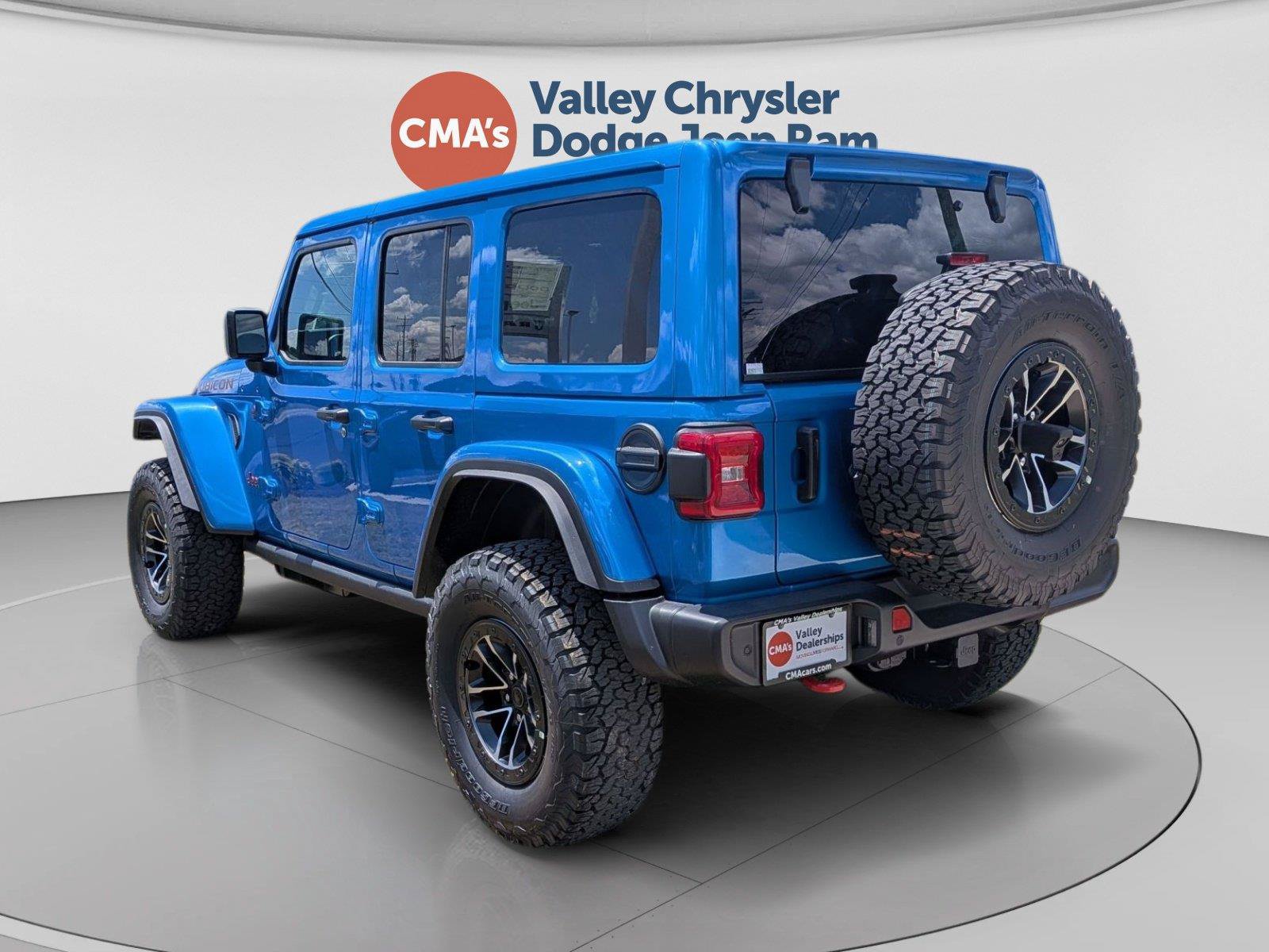 New 2026 Jeep Wrangler Unlimited Rubicon w/ Xtreme 35 Tire Package AWD/4WD image 3