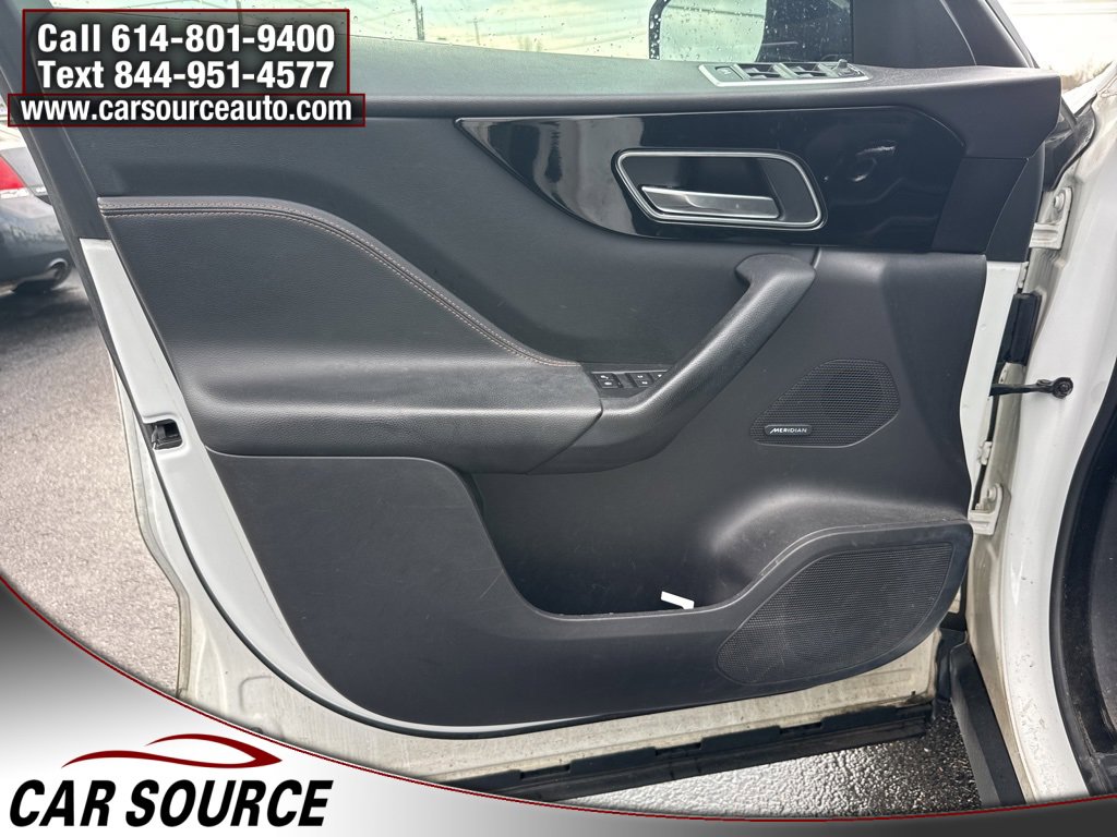 Used 2019 Jaguar F-PACE Prestige image 20