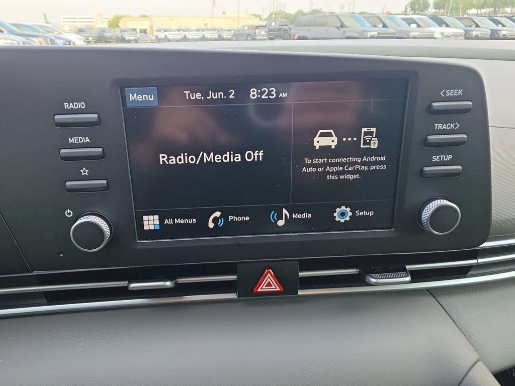Certified 2025 Hyundai Elantra SE FWD image 20