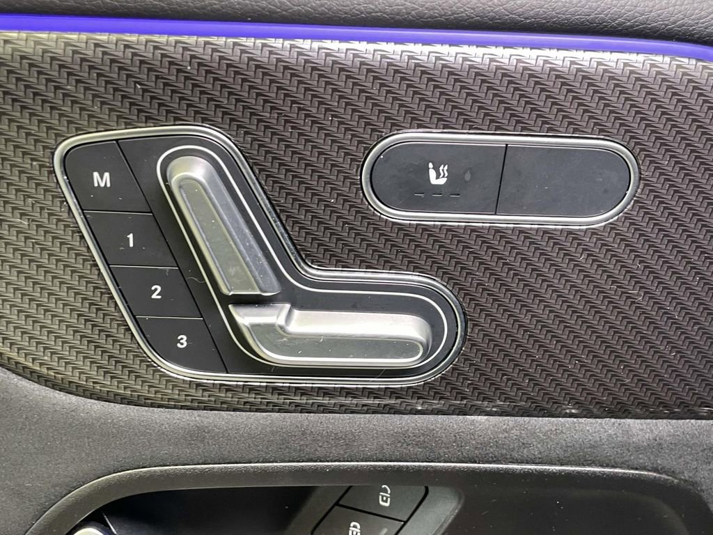 Used 2025 Mercedes-Benz GLB 35 AMG 4MATIC image 34