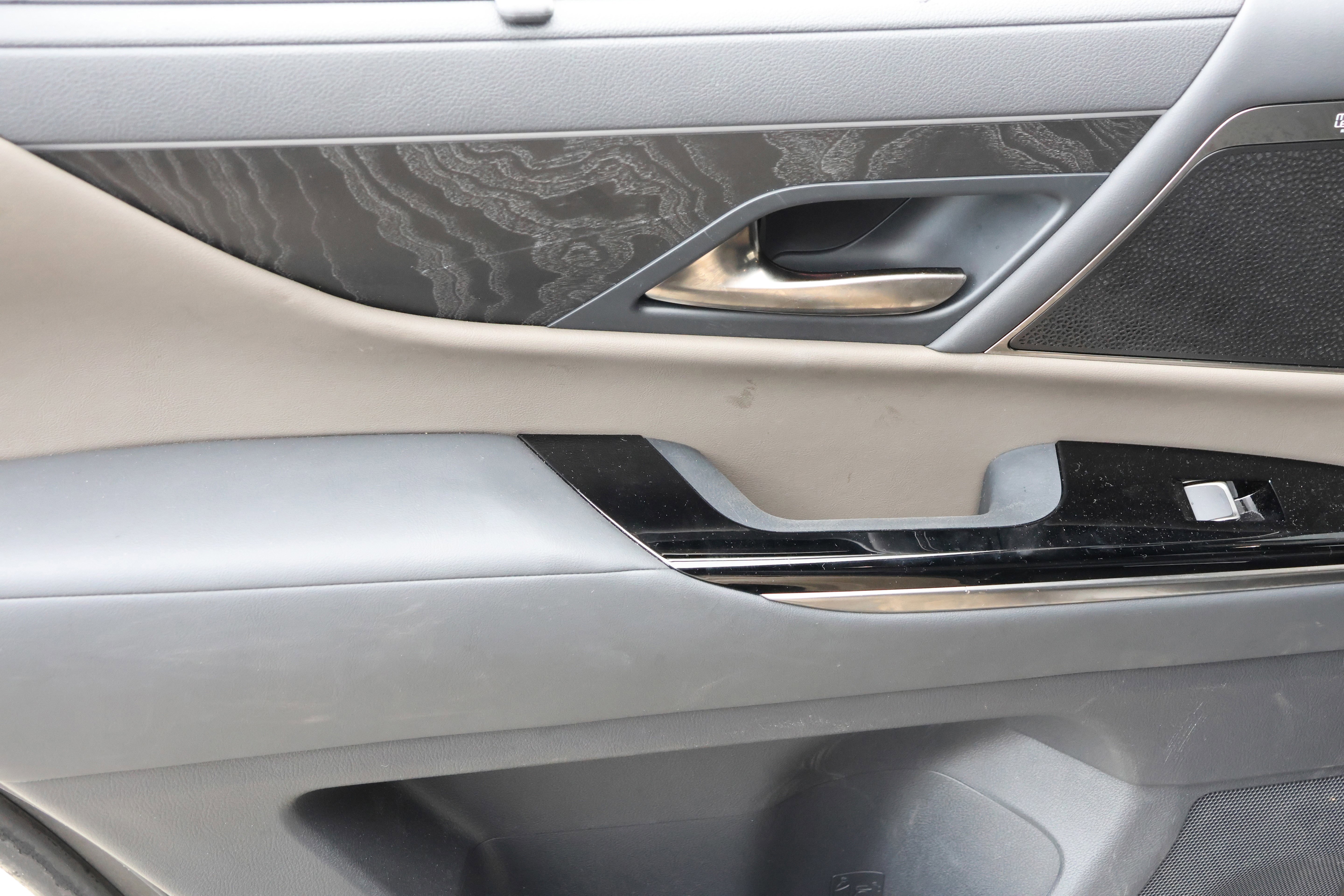 Used 2025 Lexus LX 700h Overtrail image 38