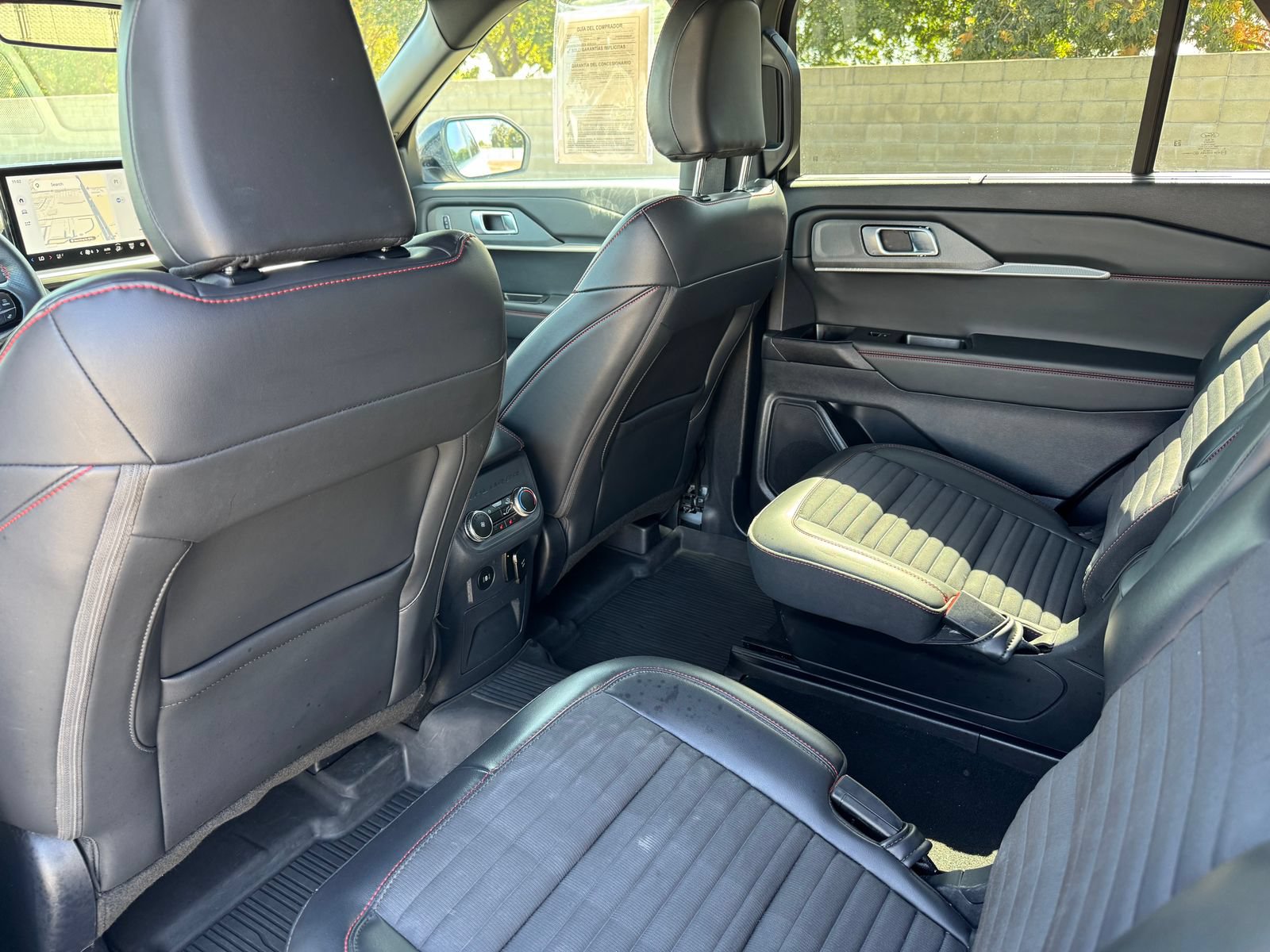 Used 2025 Ford Explorer ST-Line w/ Premium Package RWD image 15