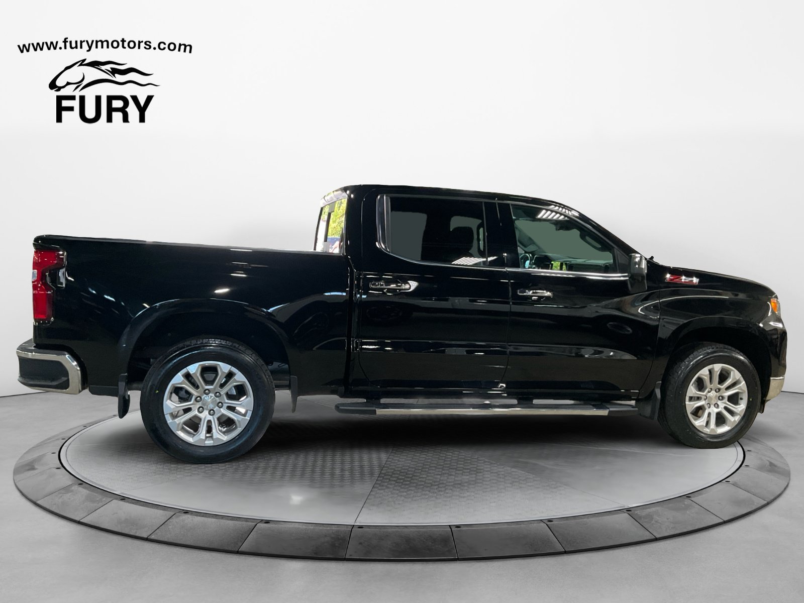 Used 2023 Chevrolet Silverado 1500 LTZ AWD/4WD image 3